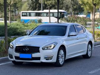 Infiniti Q70
