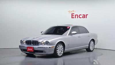 Jaguar XJ-6
