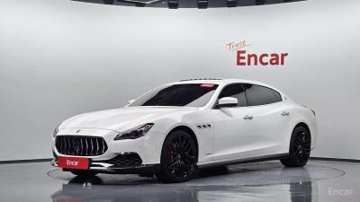 Maserati Quattroporte