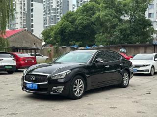 Infiniti Q70