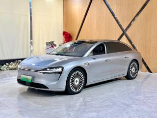 Houzer Sedan