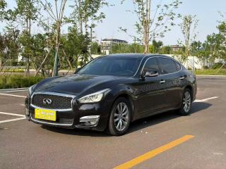 Infiniti Q70