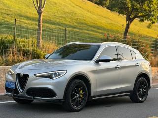 Giulia Stelvio