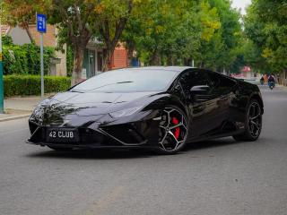 Urus Huracan