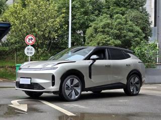 Lynk&co 08