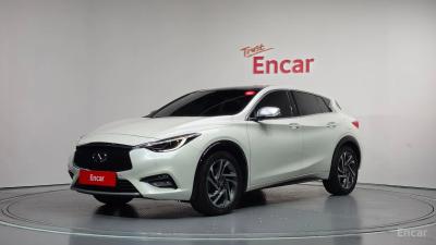 Infiniti Q30