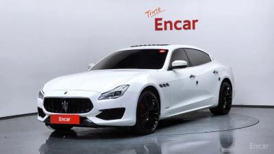 Maserati Quattroporte
