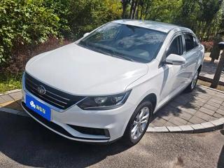 Senya sedan