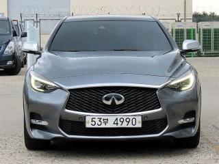 Infiniti Q30