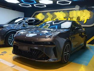 Lynk&co 03