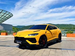 Urus Suv