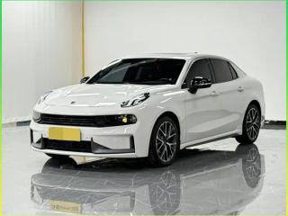 Lynk&co 03