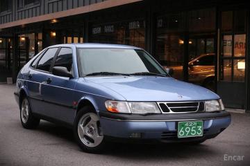 Saab 900