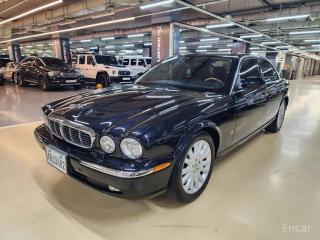 Jaguar XJ-6