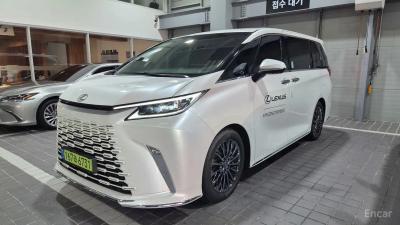 Lexus LM