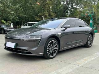 Houzer Sedan