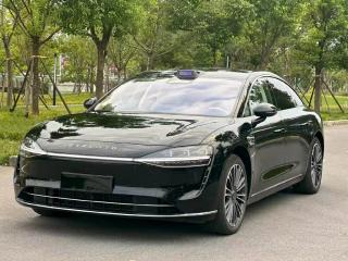 Houzer Sedan