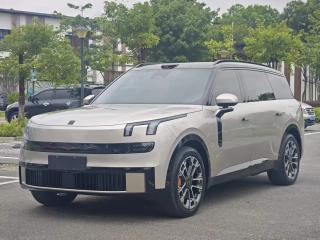 Lynk&co 900