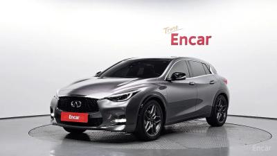 Infiniti Q30