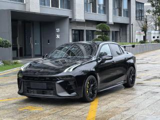 Lynk&co 03