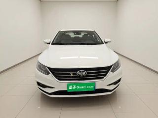 Senya sedan