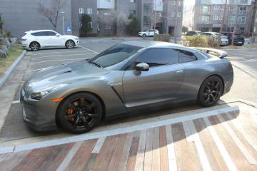 Nissan GT-R