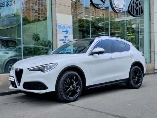 Giulia Stelvio