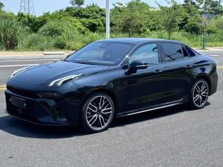 Lynk&co 03
