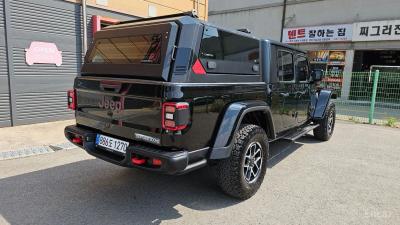 Jeep gladiator