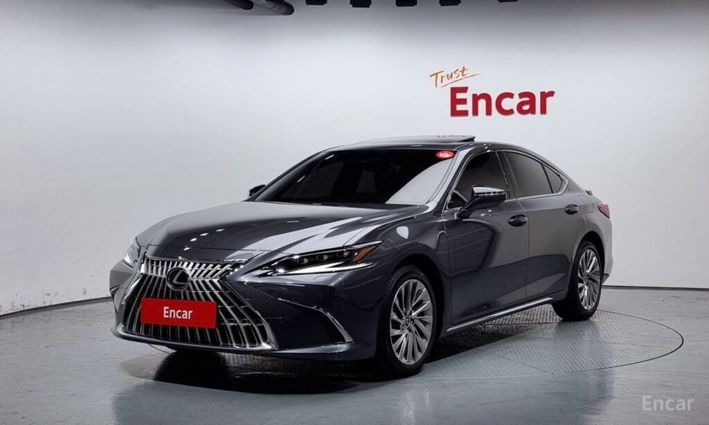 Lexus ES 2026