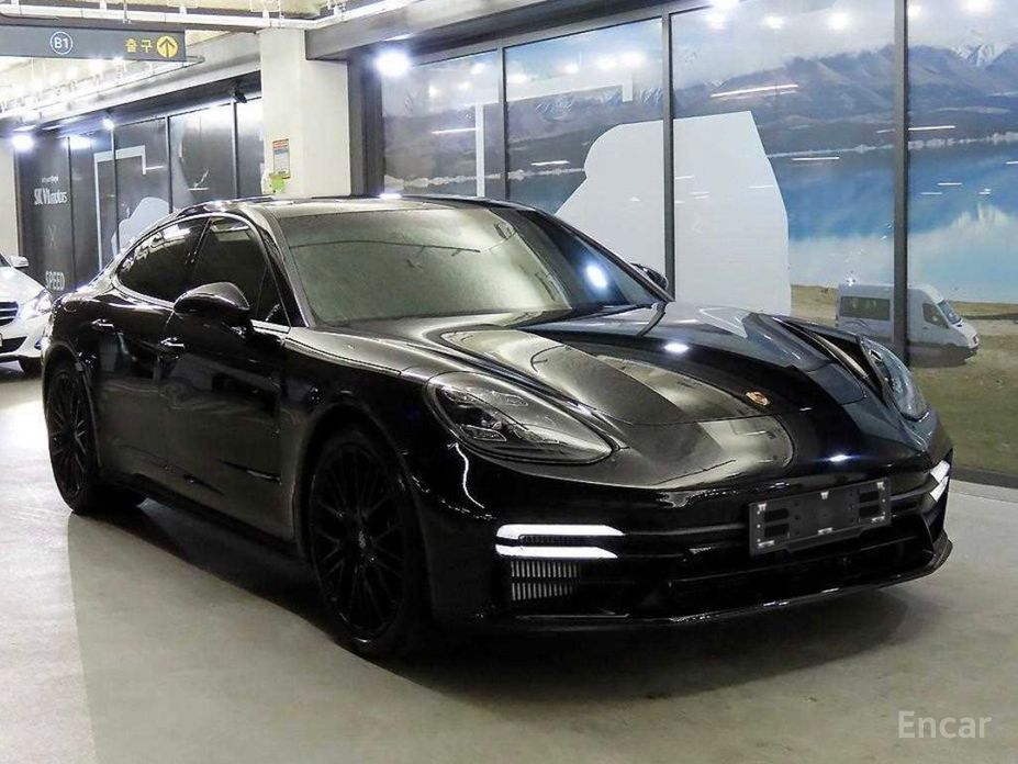 Porsche Panamera 2021