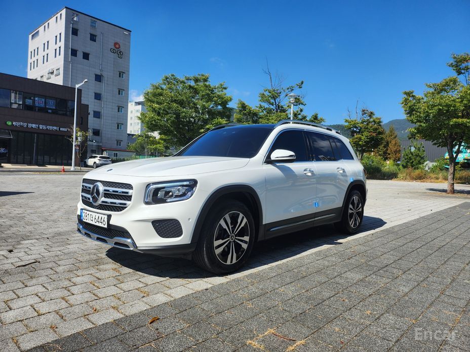 Mercedes-Benz GLB-Class 2023