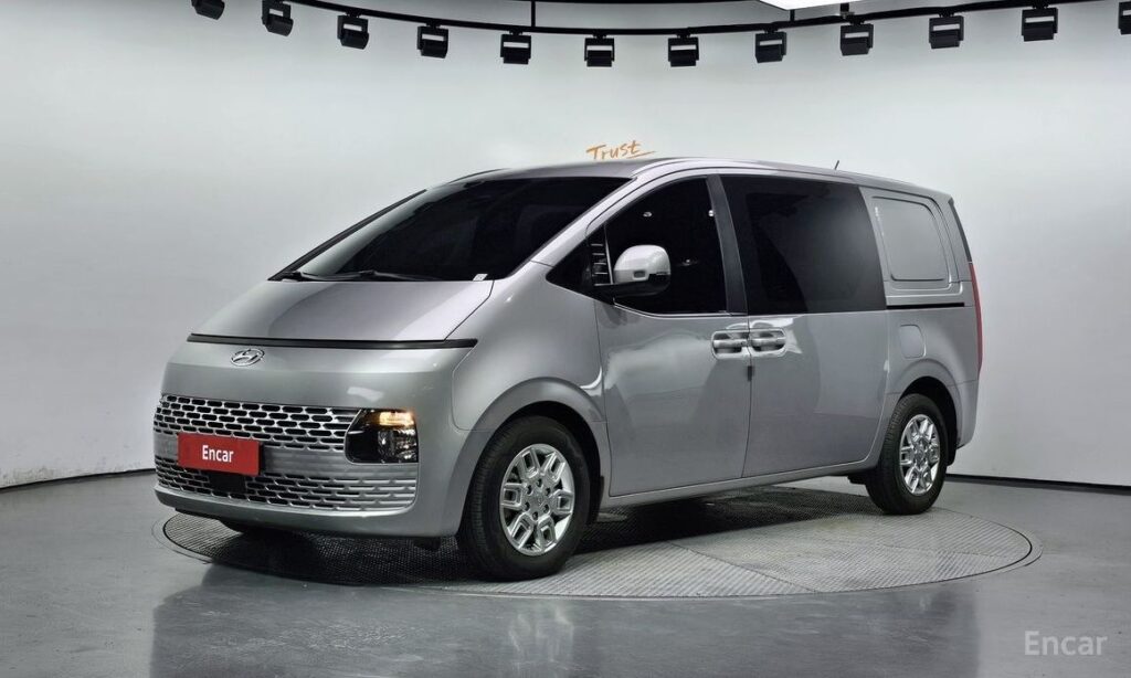 Hyundai Staria 2022