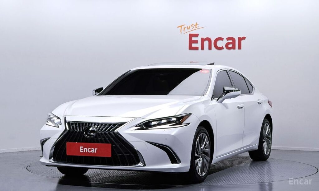 Lexus ES 2025