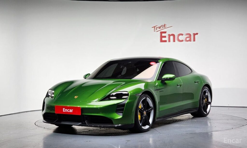 Porsche Taycan 2021
