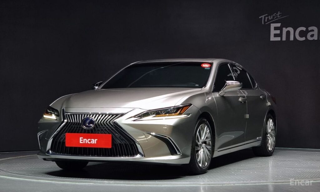 Lexus ES 2021