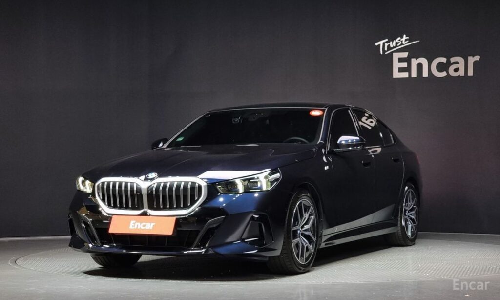 BMW 5-Series 2024