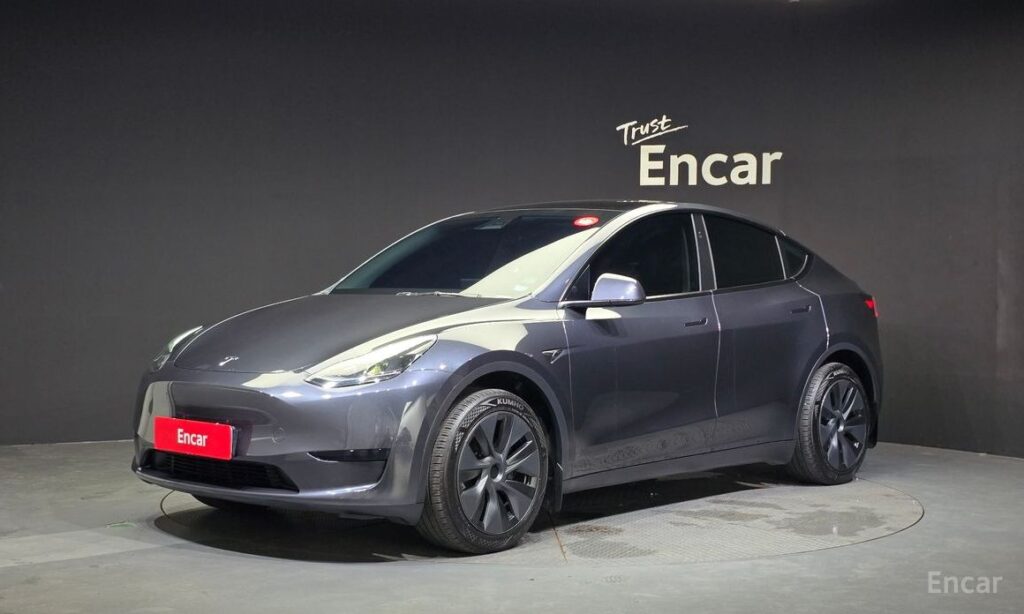 Tesla Model Y 2024