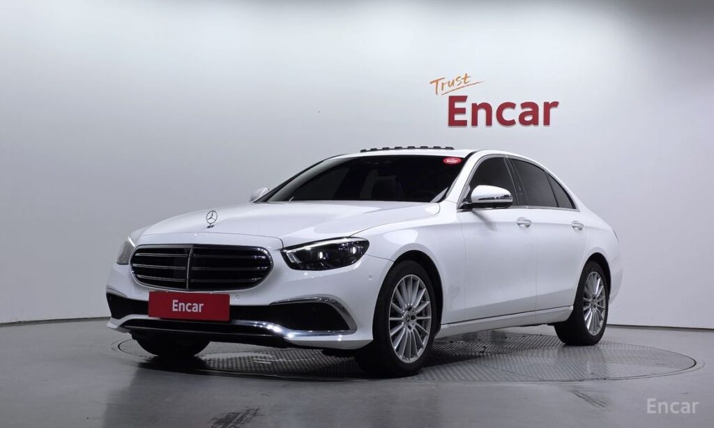 Mercedes-Benz E-Class 2022