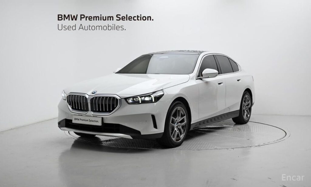 BMW 5-Series 2024