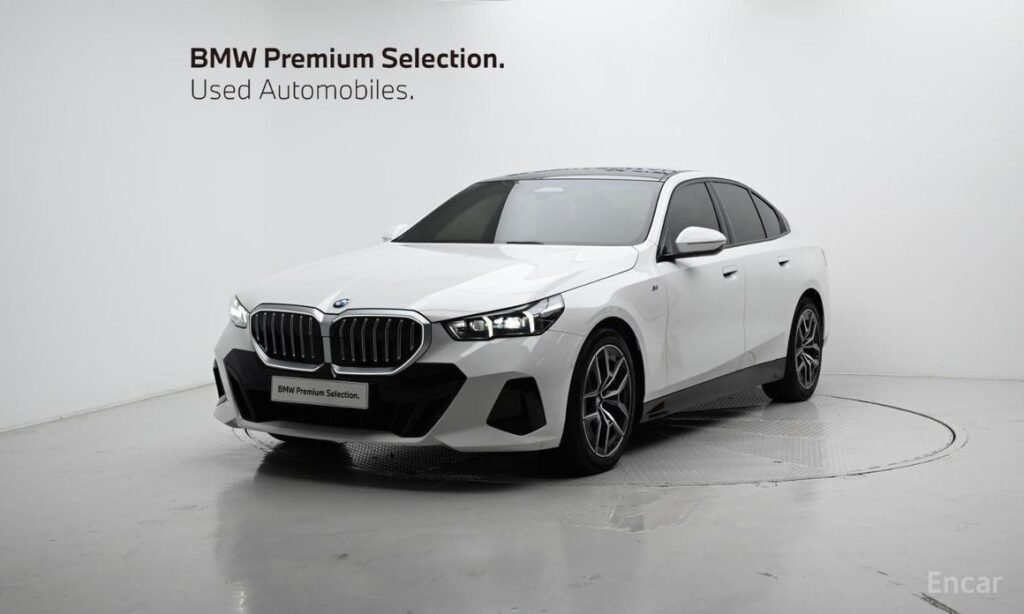 BMW 5-Series 2024