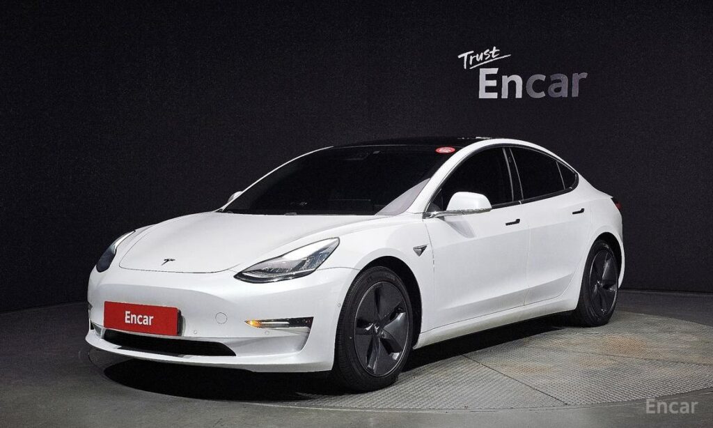 Tesla Model 3 2020