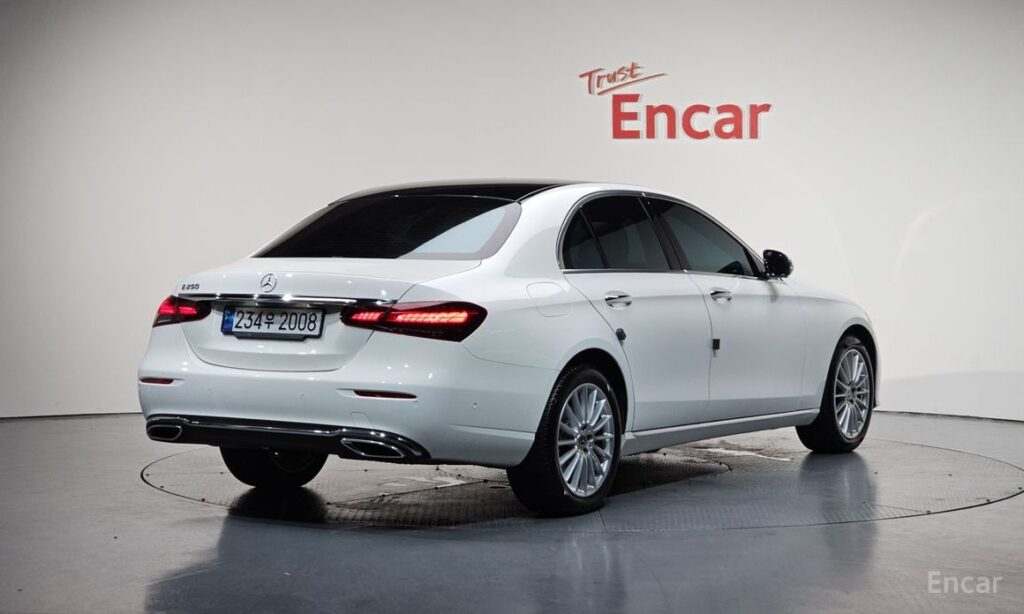 Mercedes-Benz E-Class 2022