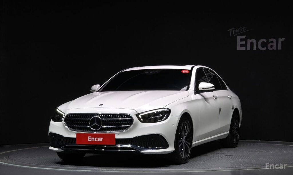 Mercedes-Benz E-Class 2022