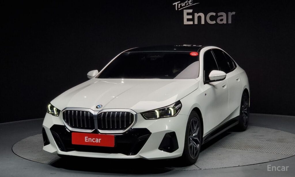 BMW 5-Series 2024
