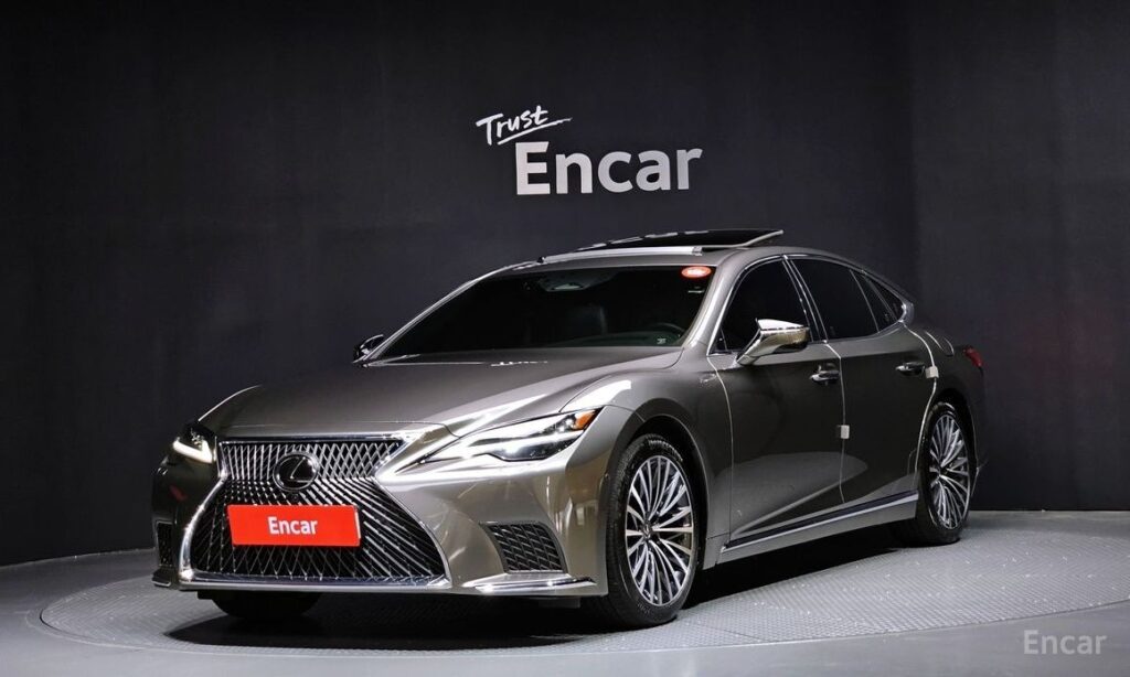 Lexus LS 2024