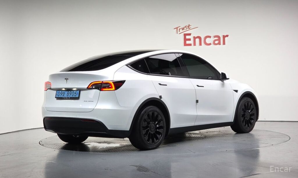 Tesla Model Y 2021