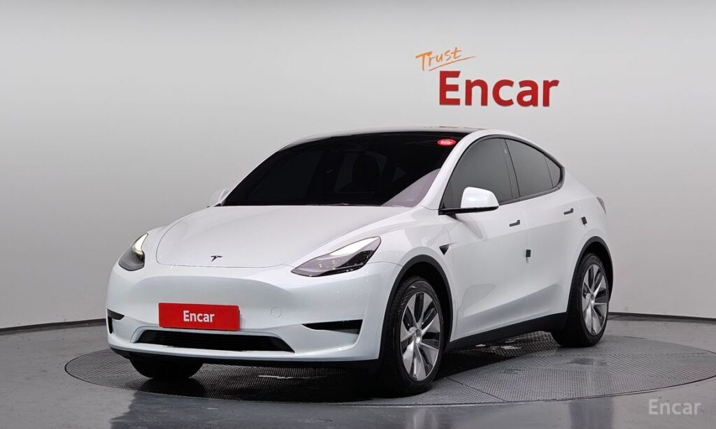Tesla Model Y 2024