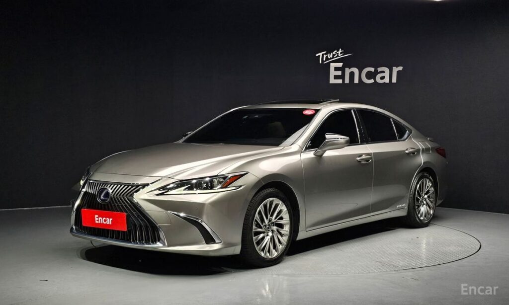 Lexus ES 2020