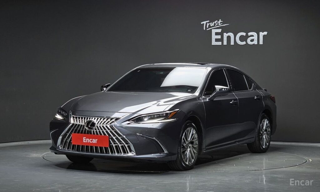 Lexus ES 2026
